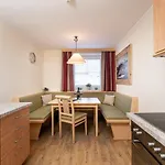 Olympia Apartment *